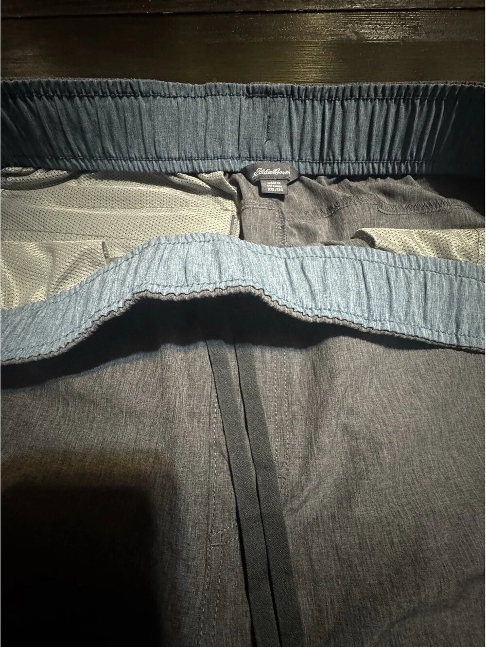 Eddie Bauer Mens Performance Shorts Gray Stretch Pull On 7” Inseam Pockets